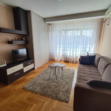Sara Apartment *